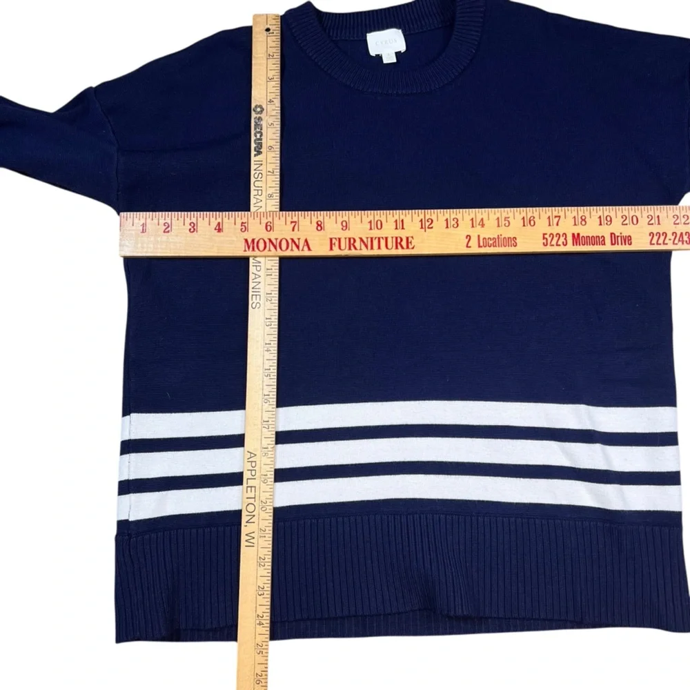 Cyrus Navy Blue Striped Crewneck Sweater Size‎ Large